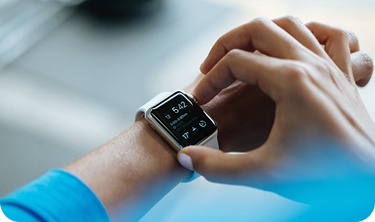 Real-time health and fitness tracking through smart devices and apps